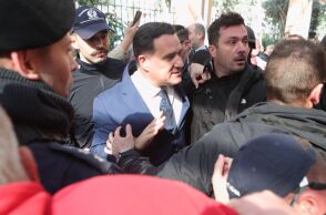 Ένταση στη Νίκαια: Πολιτική αντιπαράθεση μετά το επεισόδιο με τον Άδωνι Γεωργιάδη