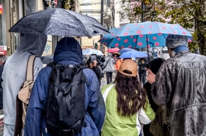 Καιρός, περαστικοι, βροχη