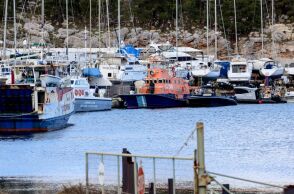 Η επιχείρηση ανάσυρσης του φουσκωτού στη Χίο