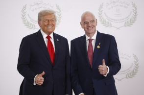 Ο πρόεδρος των ΗΠΑ, Ντόναλντ Τραμπ με τον πρόεδρο της FIFA, Τζιάνι Ινφαντίνο