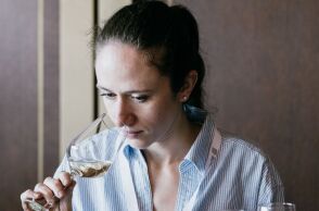 Δύο γυναίκες- πρέσβειρες του ελληνικού κρασιού στο Λονδίνο 