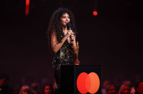 Η Ολίβια Ντιν σάρωσε στα BRIT Awards