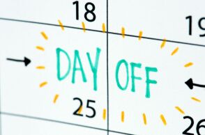 Οι αργίες και τα τριήμερα μέσα στο 2026 – Πότε πέφτει το Πάσχα