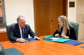 Ο Τάκης Θεοδωρικάκος με τη Δέσποινα Τσαγγάρη