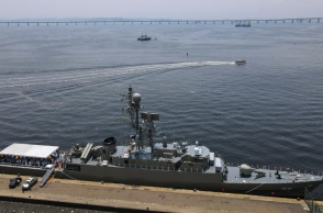 Η φρεγάτα IRIS Dena αγκυροβολημένη στο λιμάνι του Ρίο ντε Τζανέιρο