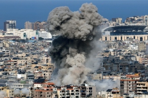 εκρηξη, καπνοι, σπιτια