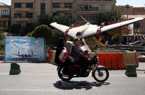 Ρέπλικα Shahed σε δρόμο της Τεχεράνης