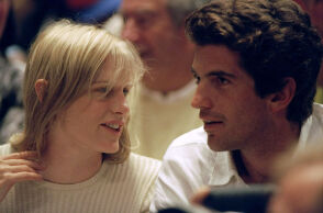 Ξέσπασμα της Ντάριλ Χάνα: «Η σειρά για τον Τζον Κένεντι Τζούνιορ παρουσιάζει ψέματα για μένα»