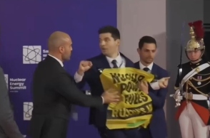 Διαδηλωτές διέκοψαν τη Σύνοδο Κορυφής στο Παρίσι