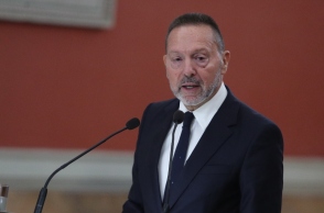 Γιάννης Στουρνάρας