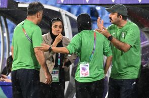 Η προπονήτρια της γυναικείας ομάδας ποδοσφαίρου του Ιράν, Μαρζιέ Τζαφαρί