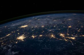 Overview Effect: Πώς η θέα του πλανήτη από το διάστημα αλλάζει τον τρόπο που σκεφτόμαστε