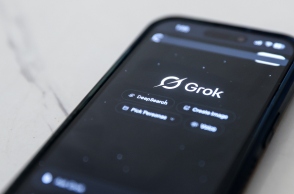 ΗΠΑ: Ανήλικοι μήνυσαν το Grok του Έλον Μασκ για δημιουργία σεξουαλικοποιημένων εικόνων τους