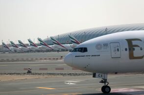 Αεροπλάνα της Emirates στο αεροδρόμιο του Ντουμπάι