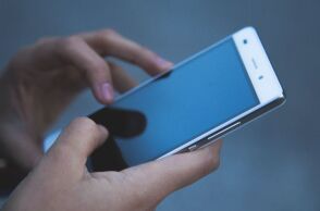 Ηράκλειο: 14χρονοι κατασκεύασαν με AI γυμνές φωτογραφίες συμμαθητριών τους και τις διακινούσαν σε ανηλίκους