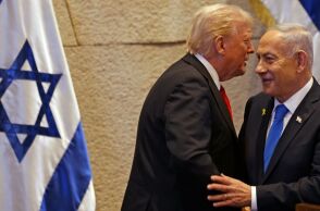 Reuters: Ο Τραμπ ενέκρινε την επίθεση στο Ιράν μετά από παρέμβαση Νετανιάχου υπέρ της «εξόντωσης» Χαμενεΐ