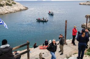 Τι είναι το «Πηγάδι του Διαβόλου» που βρίσκεται στα Λιμανάκια Βουλιαγμένης  - Αγνοείται ο 34χρονος δύτης