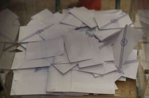 Ψηφοδέλτια μέσα στην κάλπη