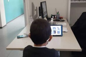 Μαθητής σε τηλεκπαίδευση