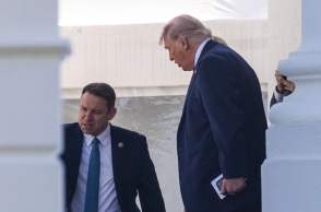 O Τραμπ σταματάει τη βοήθεια προς Ουκρανία εκτός αν η Ευρώπη ενταχθεί σε συμμαχία για τα Στενά του Ορμούζ