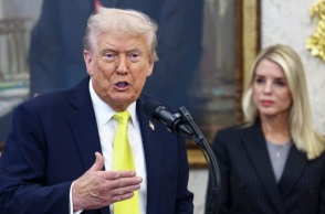 Παρελθόν από την κυβέρνηση η υπουργός Δικαιοσύνης Παμ Μπόντι, με εντολή Τραμπ