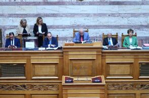 Το προεδρείο της Βουλής, με τον Νικήτα Κακλαμάνη