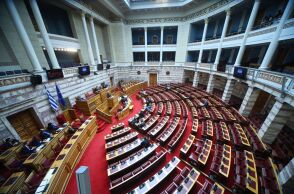 H Ολομέλεια της Βουλής, στο βήμα ο Κωστής Χατζηδάκης
