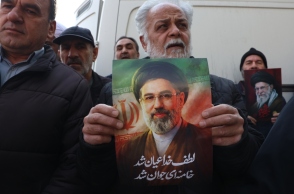 «Δημόσια εμφάνιση» του Μοτζτάμπα Χαμενεΐ μέσω τεχνητής νοημοσύνης σε προπαγανδιστικό βίντεο του Ιράν