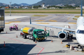 Αύξηση στις τιμές των αεροπορικών εισιτηρίων λόγω έλλειψης καυσίμων, προειδοποιεί η ΙΑΤΑ