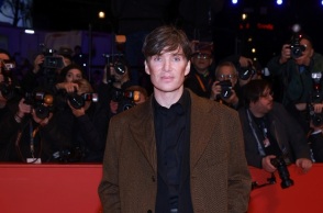 Νέες φωτογραφίες του Κίλιαν Μέρφι από τα γυρίσματα στην Αθήνα για την ταινία του Νταμιέν Σαζέλ 