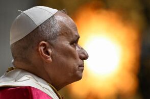 Explainer | Γιατί η νέα ρήξη με τον Πάπα μπορεί να κοστίσει πολιτικά στον Nτόναλντ Τραμπ