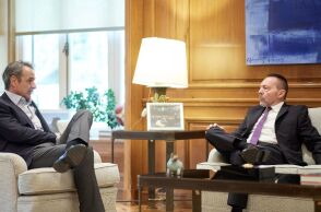 Την ανανέωση της θητείας του διοικητή της Τράπεζας της Ελλάδος Γιάννη Στουρνάρα προτείνει η κυβέρνηση. 