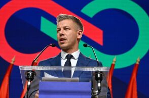 Politico: «Νέα σελίδα στις σχέσεις Ουγγαρίας–ΕΕ μετά την εποχή Όρμπαν»