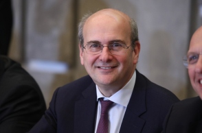 Χατζηδάκης: Μειώσεις φόρων και στήριξη ευάλωτων η κατεύθυνση της κυβέρνησης 