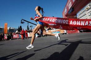 Τερματισμός αθλήτριας στον Αυθεντικό Μαραθώνιο Αθήνας