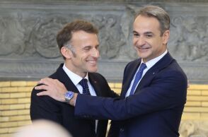 Μακρόν - Μητσοτάκης: «Μπετόν-αρμέ» η ρήτρα αμοιβαίας συνδρομής Ελλάδας–Γαλλίας