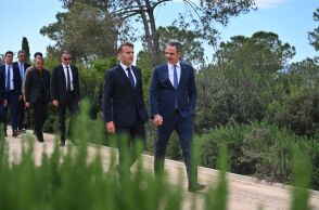 ΕΠΙΣΚΕΨΗ ΤΟΥ ΠΡΩΘΥΠΟΥΡΓΟΎ ΚΥΡΙΑΚΟΥ ΜΗΤΣΟΤΑΚΗ ΚΑΙ ΤΟΥ ΠΡΟΕΔΡΟΥ ΤΗΣ ΓΑΛΛΙΑΣ EMMANUEL MACRON ΣΤΗΝ ΕΚΘΕΣΗ "ΑΝΑΖΗΤΩΝΤΑΣ ΤΗΝ ΑΝΑΤΟΛΗ. ΔΙΑΣΤΑΥΡΟΥΜΕΝΕΣ ΠΟΡΕΙΕΣ ΑΡΧΑΙΟΛΟΓΩΝ" (POOL/ΝΙΚΟΣ ΧΑΛΚΙΟΠΟΥΛΟΣ/ΙΝΤΙΜΕ/EUROKINISSI)