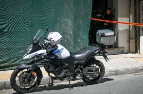 500 ευρώ και 4.000 δολάρια: Όσα βρέθηκαν στη βαλίτσα του 89χρονου