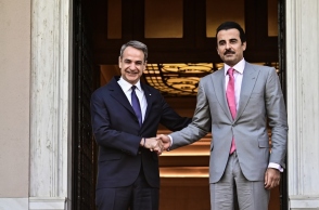 Συνάντηση Μητσοτάκη με τον Εμίρη του Κατάρ: Νέες επενδύσεις και έπαινοι για την ελληνική οικονομία