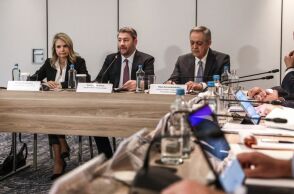 Πρόταση του ΠΑΣΟΚ για έκτακτη φορολόγηση στην κερδοφορία των τραπεζών 