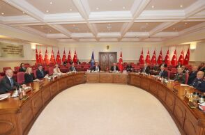 Το πρόσφατο τουρκικό συμβούλιο Άμυνας, με τον Γραμματέα του ΝΑΤΟ, Μαρκ Ρούτε 