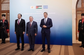Στο Αμμάν ο Μητσοτάκης: Τα Στενά του Ορμούζ πρέπει να επιστρέψουν στο προηγούμενο status quo