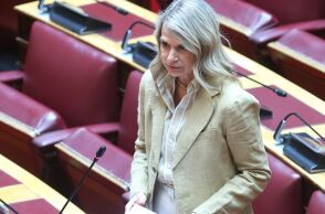 Μιλένα Αποστολάκη: «Οι συμβασιούχοι στους δήμους δεν μπορεί να ζουν σε μόνιμη ομηρεία»