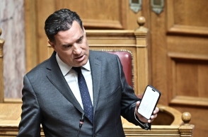 Διαψεύδει ο Γεωργιάδης: Δεν είμαι εγώ ο άνδρας στη φωτογραφία