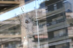 Πυροβολισμοί στη Θεσσαλονίκη με τρεις τραυματίες μετά από συμπλοκή