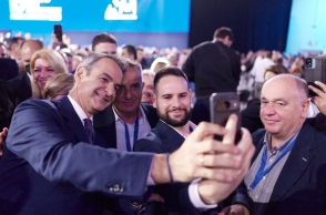 Βίντεο Μητσοτάκη από το backstage του 160υ συνεδρίου της ΝΔ: Μείναμε πιστοί στις δεσμεύσεις μας
