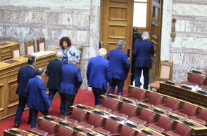 Μαρινάκης για την αποχώρηση ΠΑΣΟΚ και ΣΥΡΙΖΑ από τη Βουλή: Επέλεξαν τις φωνές και τη φυγή