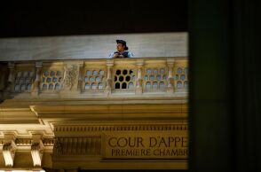 «Με ανάγκασε να πάω με 487 άνδρες»: Η νέα υπόθεση σοκ που συγκλονίζει τη Γαλλία