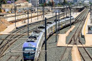 Συρμός του προαστιακού σιδηροδρόμου