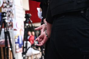 Αίγινα: Συνελήφθη 62χρονη για φωτιά από καύση απορριμμάτων